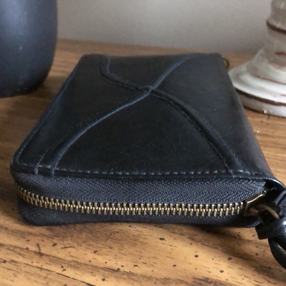 RARE ‘Save the Girls’ Convertible Touch Screen Wristlet/Crossbody/Wallet - Picture 10 of 14